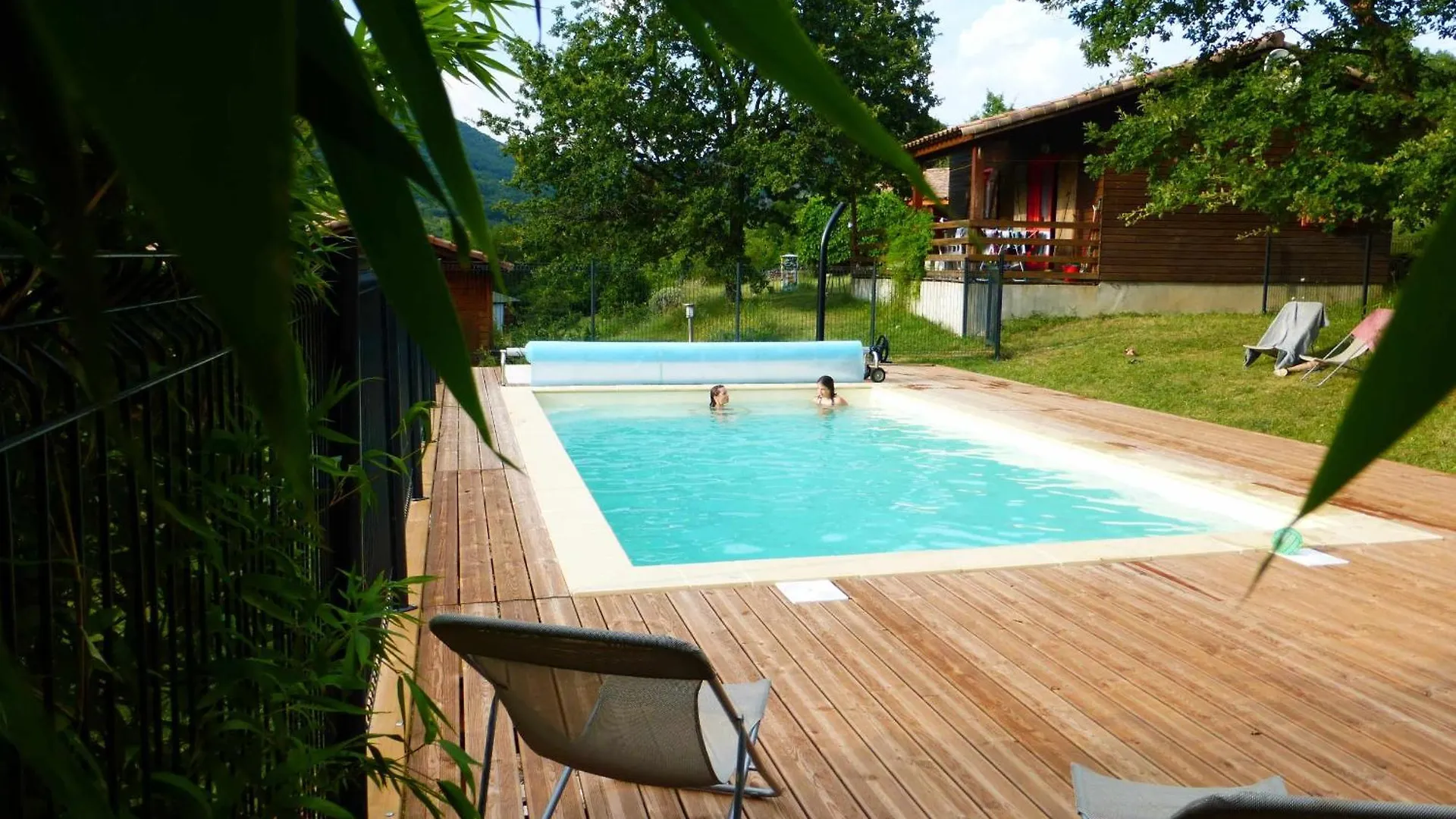 Chalet Bleu - Piscine Partagee Darbres